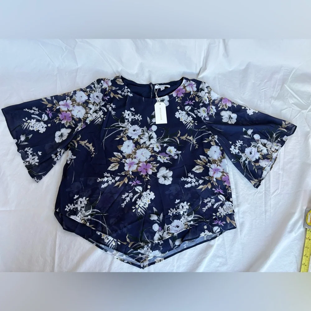 Women’s Floral Navy Blue Chiffon Top Blouse Size Medium - Picture 2 of 9